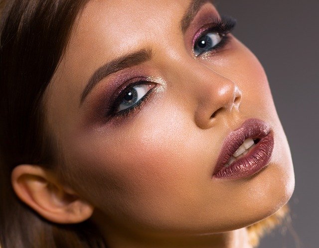 How to create the perfect contour using fake tan