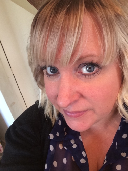 Tanning professionals share their reviews of the new Aura Allure